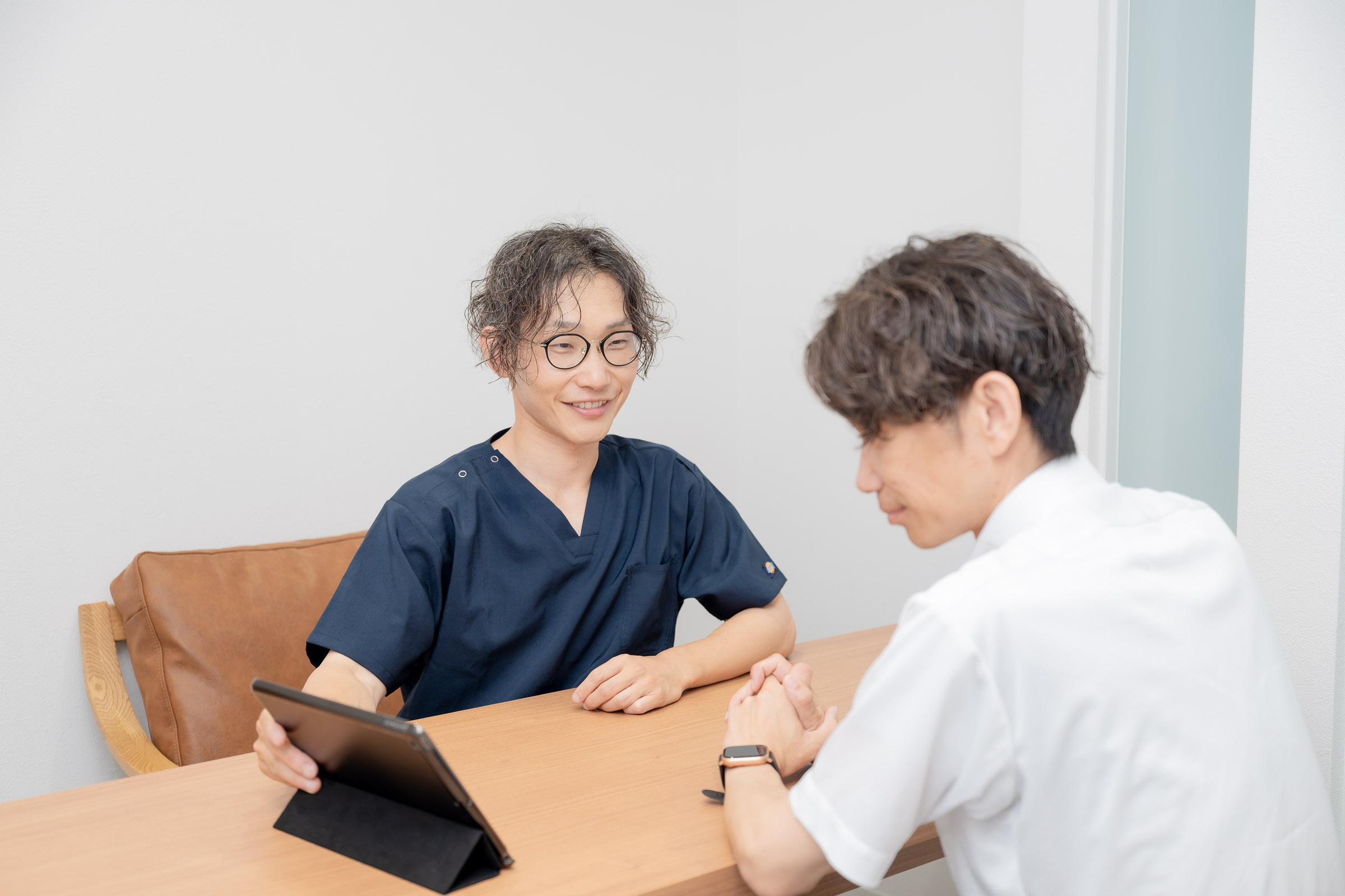相談を促す女性